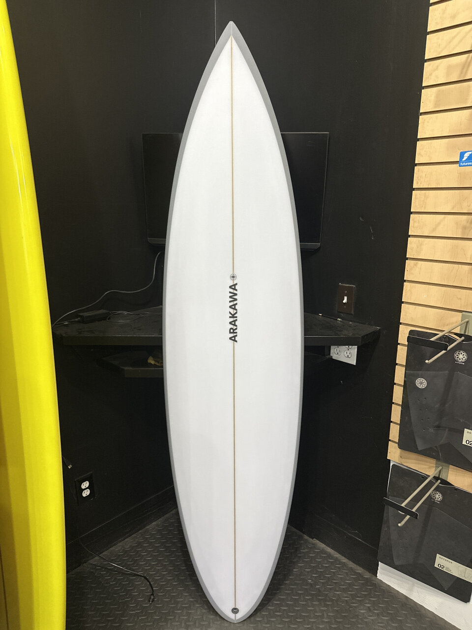 Stun Gun 6'8" x 19.5 X 2.75 - 37.60L, Round Pin, 5x   Fin Boxes, PU - ID:1158561