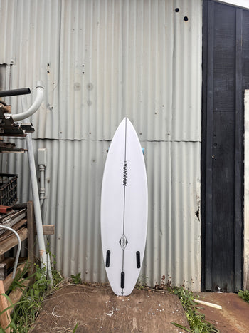Custom Model 5'5" x 16.8 X 2.0 - 18.80L, Square, 3x   Fin Boxes, PU - ID:1075626